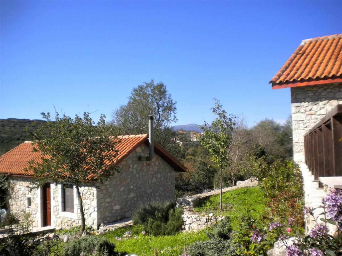 Villa Arcadian Stone House in a quiet landscape, Leonidion Poúlithra Exterior foto